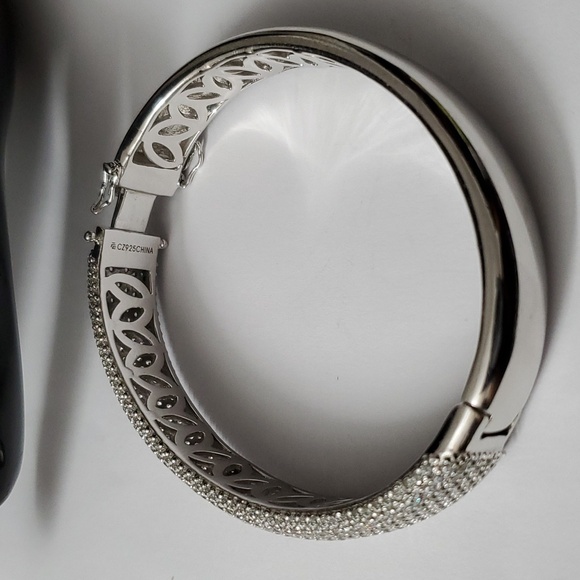 Watch video / Sterling Silver 925 Iced Out Bangle Bracelet - Picture 5 of 7